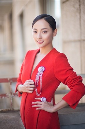张嘉倪